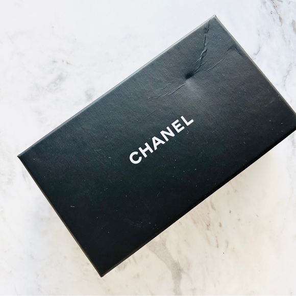 CHANEL Lambskin Quilted CC Chevron Coin Purse with Zipper (Navy) - Picture 15 of 15